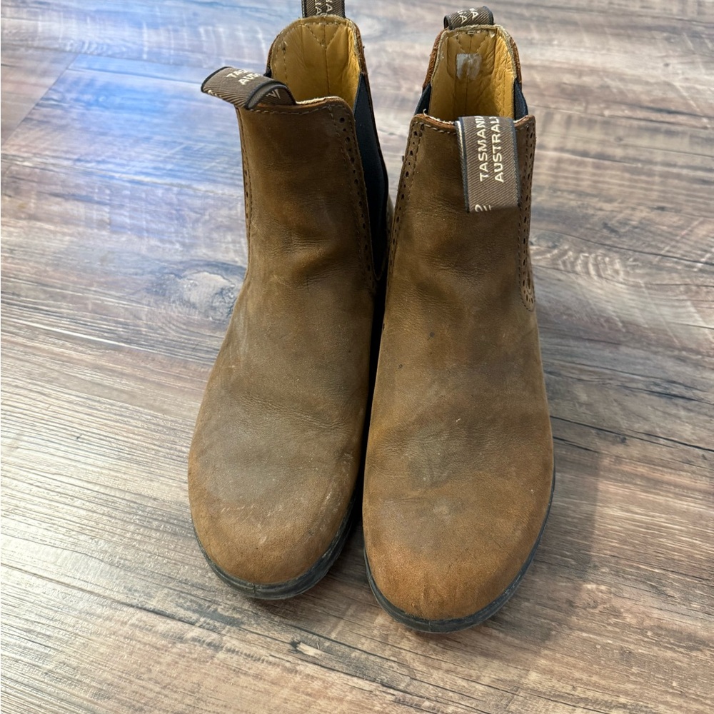 Women's Blundstones - size 8